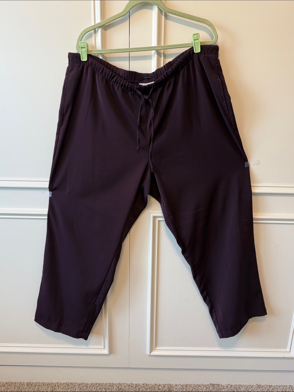 Avenue Women's Drawstring Trousers in Dark Plum